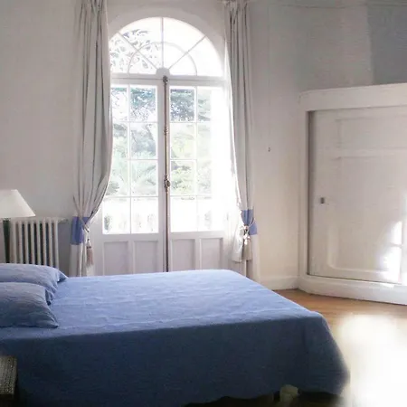 Beautiful With Direct Access To The Beach *